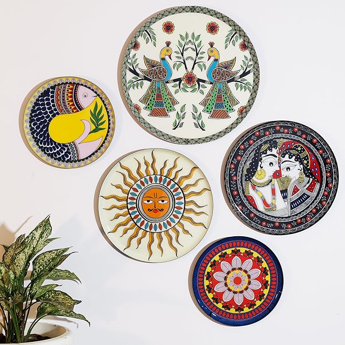 Amazon Basics Metal Decorative Wall Plates | Home Decoration | Madhubani Design | Living Room Wall Decoration | Décor Items | Gift Items (Multicolour) (Set of 5)
