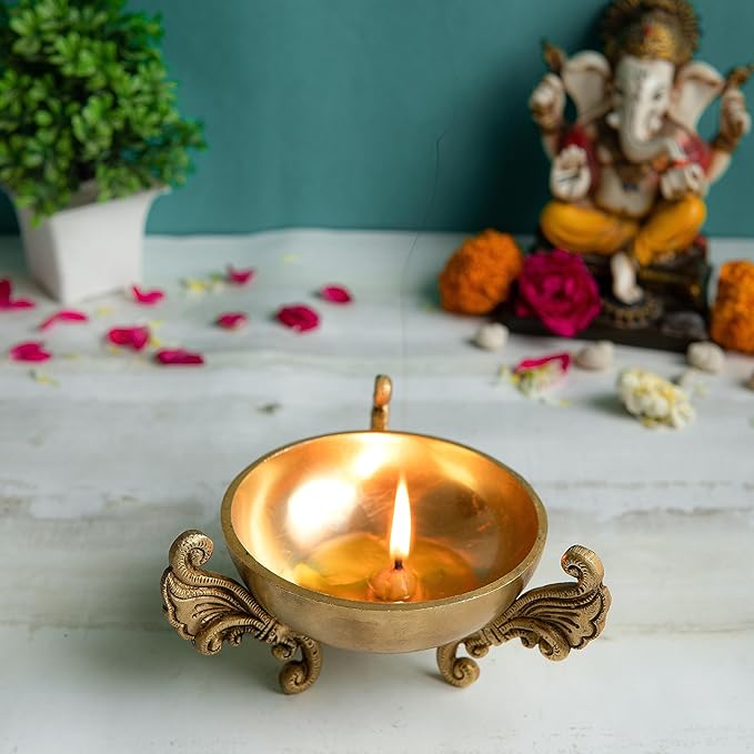Brass Small urli Small Ethnic Design Handmade Curved Oil Wick Antique Urli Lamp for Home Decor Temple Puja Office Counter Decoration Festival Gift (15×15×18 Cm 500Gm) (Pack of 1)
