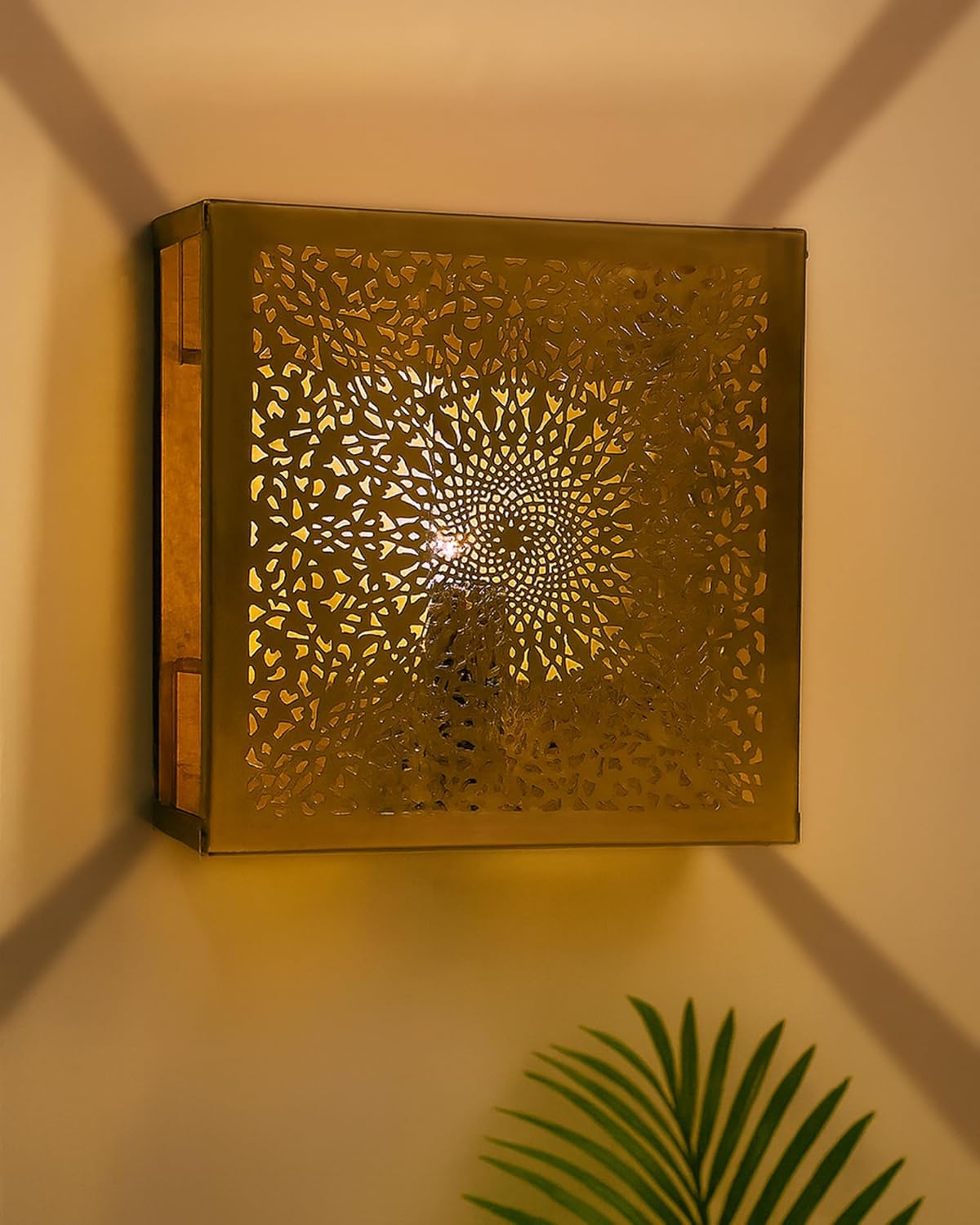 Homesake 40Watts Oriental Square Antique Brass Moroccan Wall Sconce (Golden)