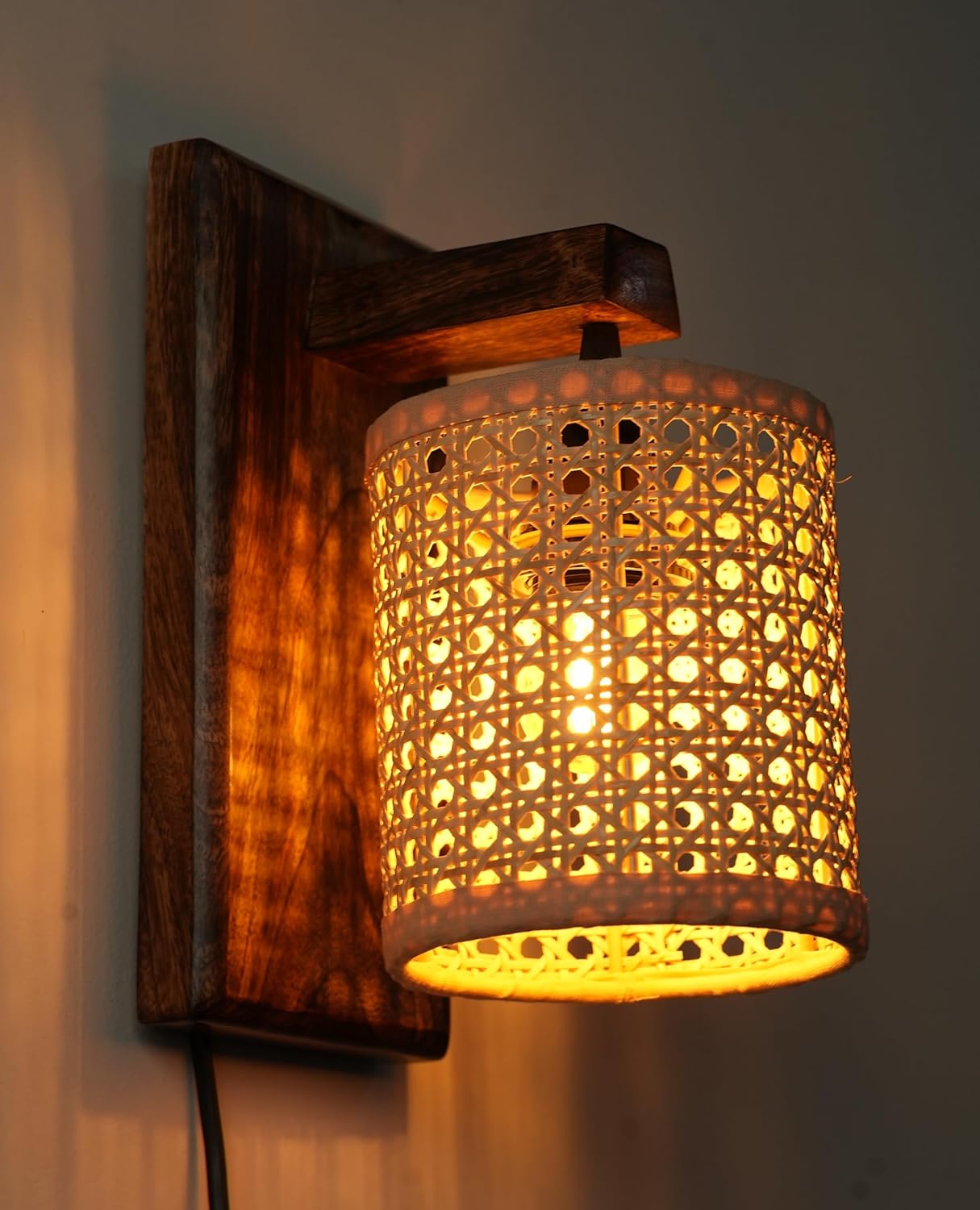 Ikari Homes Rustic Wooden Wall Lamp I Cylindrical Raffia Shade I Vintage Wall Lamp I Boho Rattan Wall lamp for Bedroom/Balcony/Living Room/Outdoor/Entrance - Size 10 x 5 in (Rattan Hex Mesh)